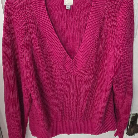A New Day, Target V neck Sweater women's size Large - Picture 3 of 9